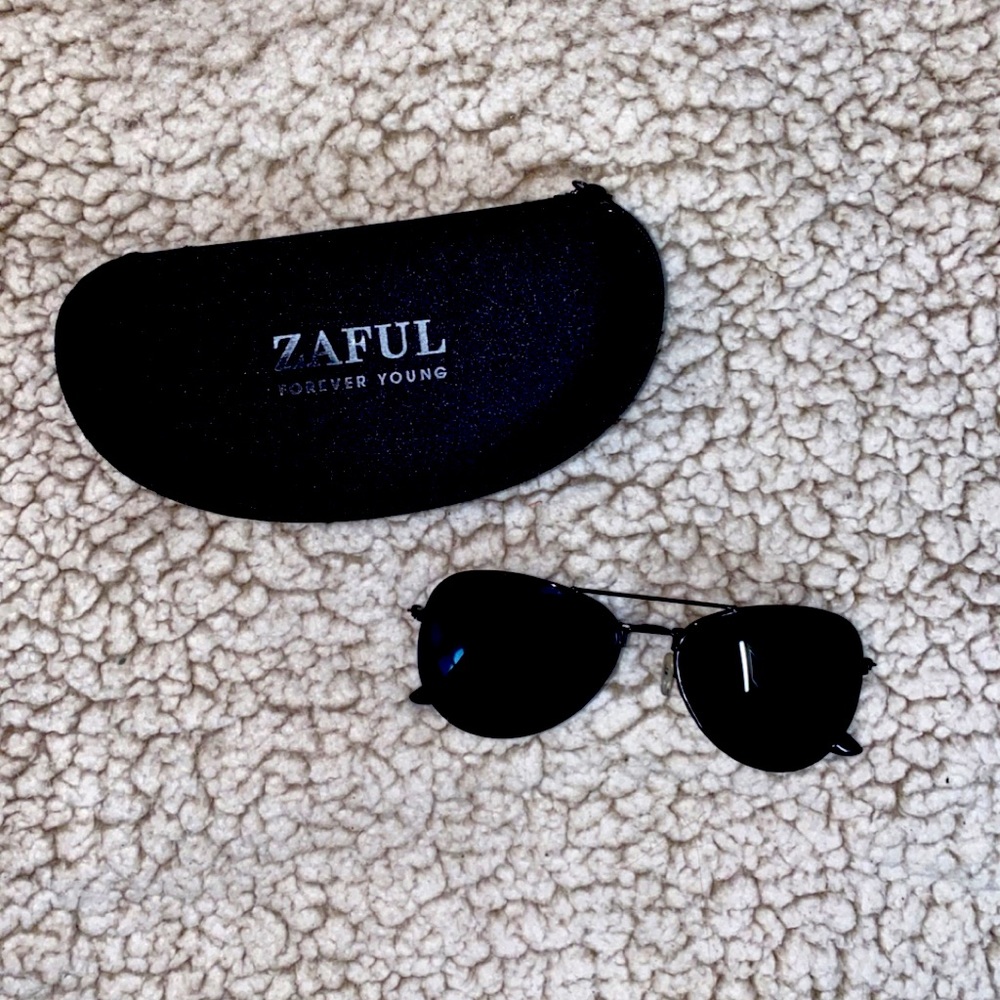 Black Aviator Sunglasses